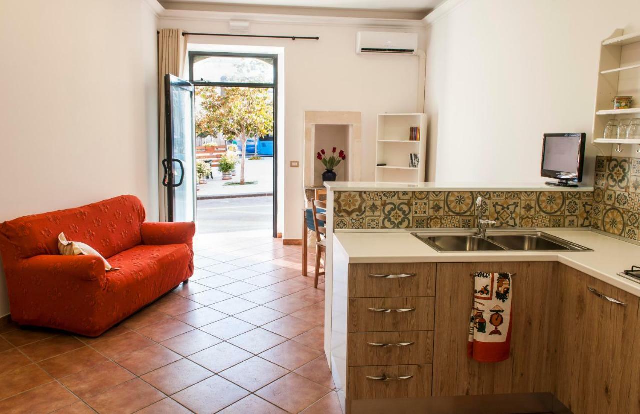 Ninetta Bed & Breakfast Solarino Exterior photo